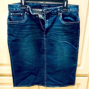 ‼️Clear Out‼️ Denim, Pencil Skirt, front and back pockets, belt loops.